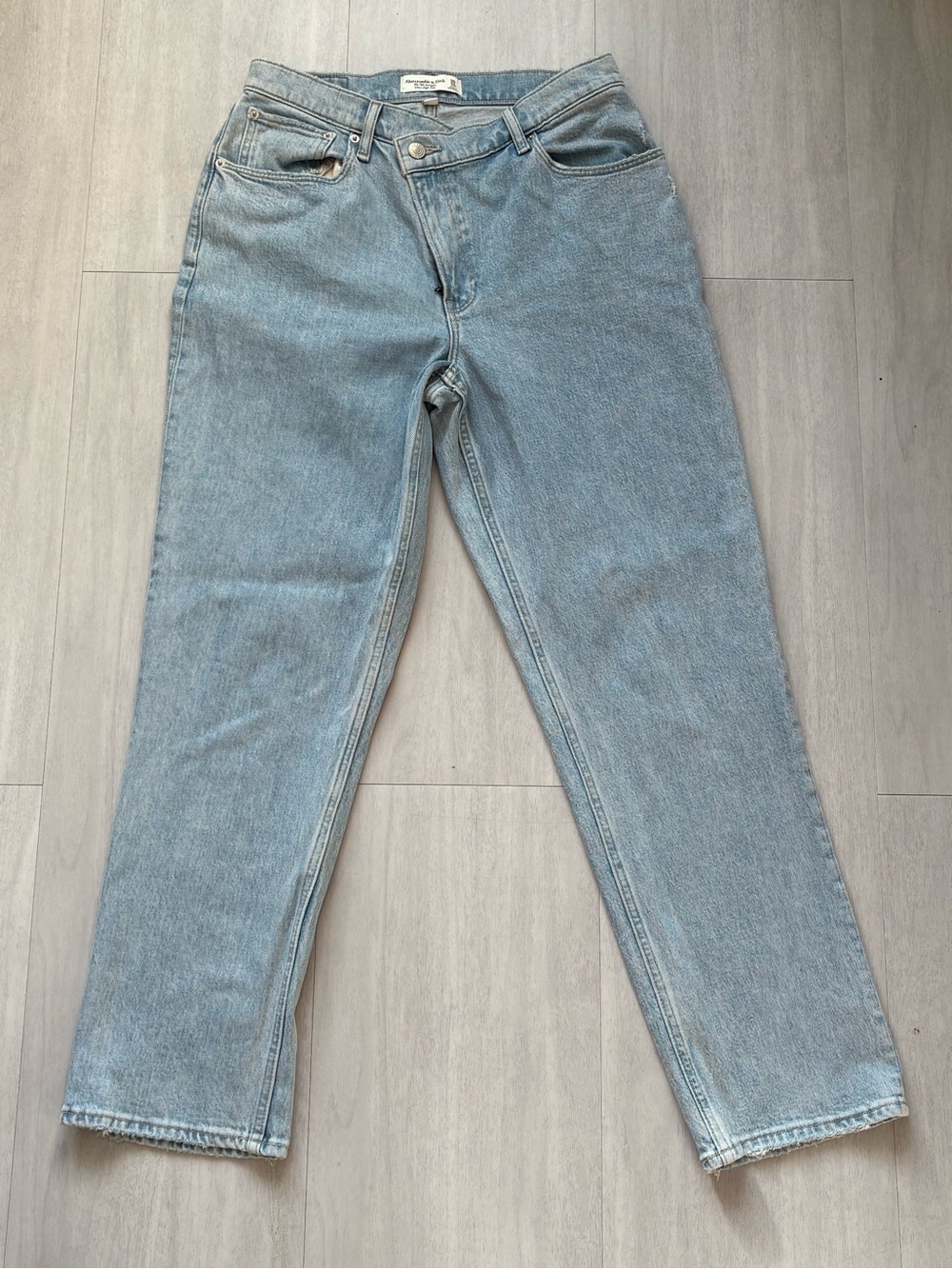 Abercrombie & Fitch The 90s Straight Ultra High Rise Jeans